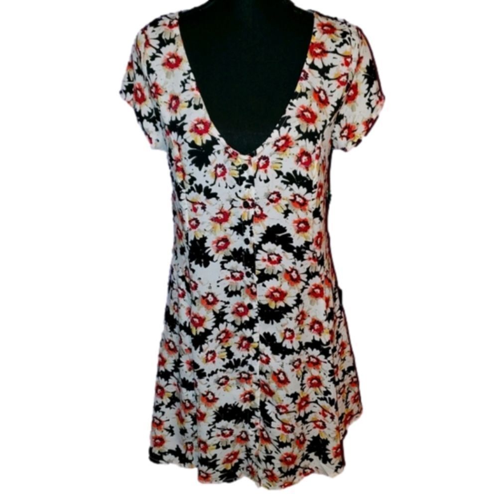 𝅺Sundress buttondown laces up the back